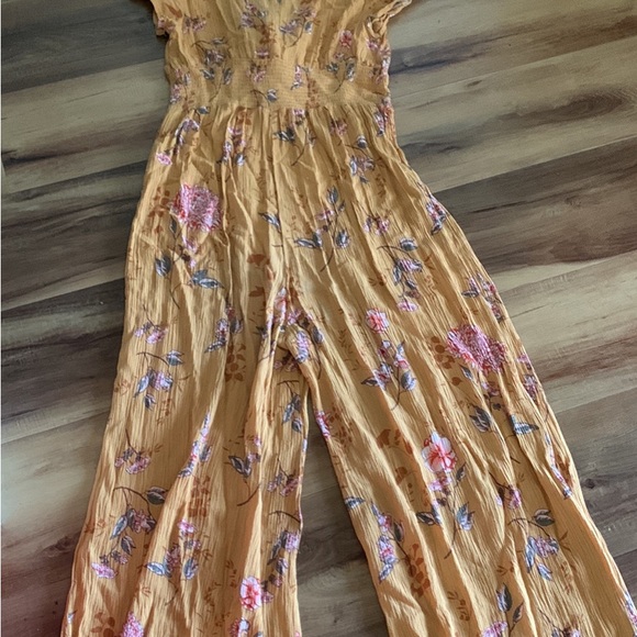 JUMPSUIT PLEATED WIDE LEG FRONT TIE SIZE SMALL - Picture 4 of 5